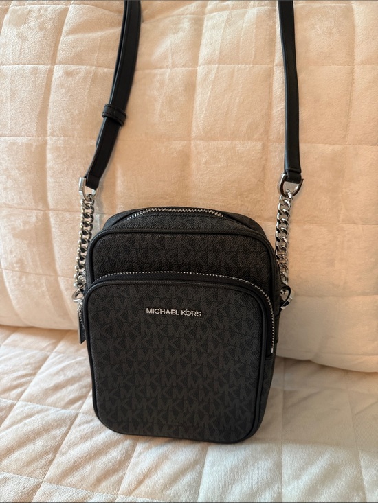 Michael Kors Handbags - Michael Kors Black & Silver Signature Logo Crossbody with Silver Chain Purse